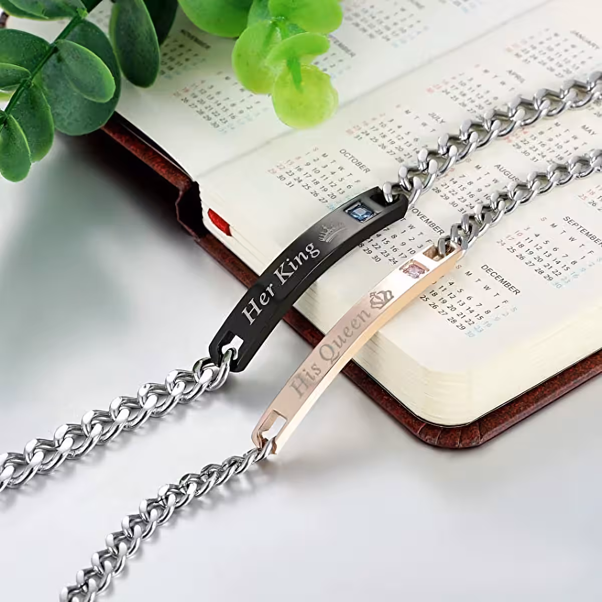 Romantický dárek pro páry, sada náramků Her King a His Queen