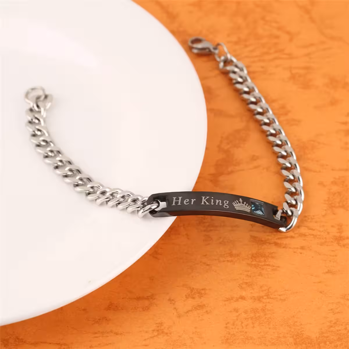 Náramek Her King s hlubokým gravírováním, odolný proti opotřebení