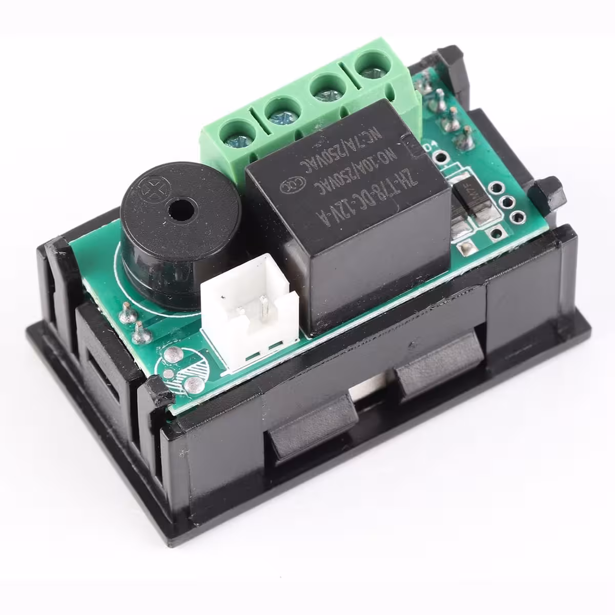 Relé s výstupem pro ovládání topného tělesa nebo ventilátoru