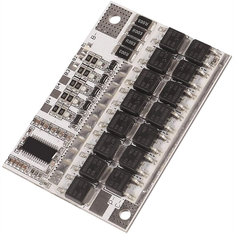 Detailní obrázek přední strany BMS 5S 100A, viditelné elektronické komponenty