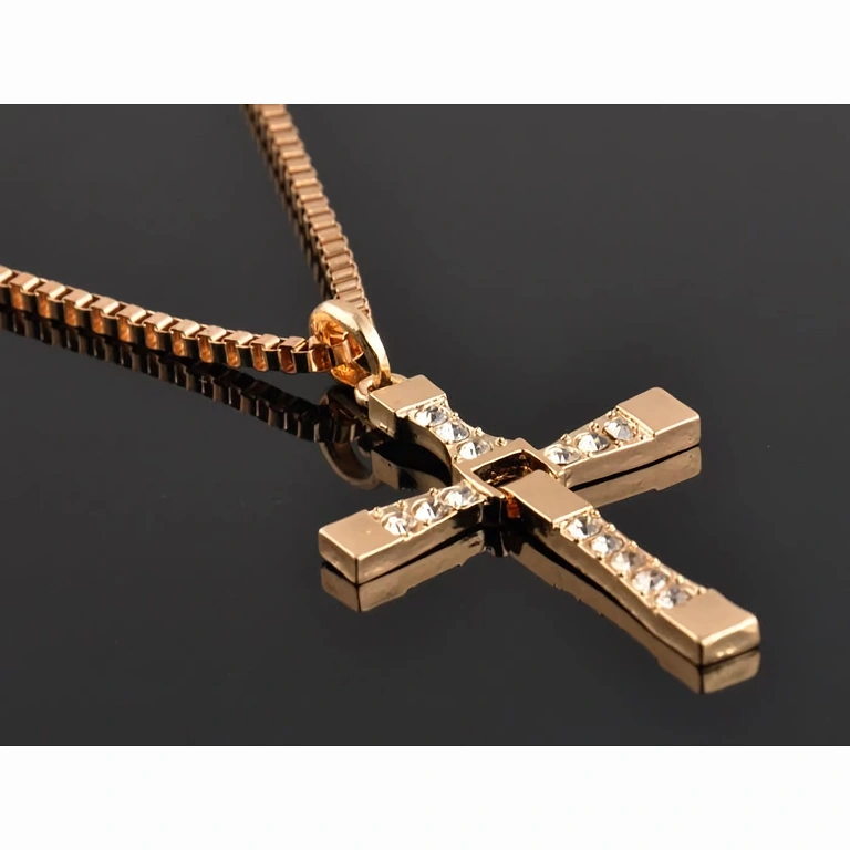 Zlatý křížový přívěsek s kameny Swarovski Zlatý křížový přívěsek se syntetickými kameny Swarovski