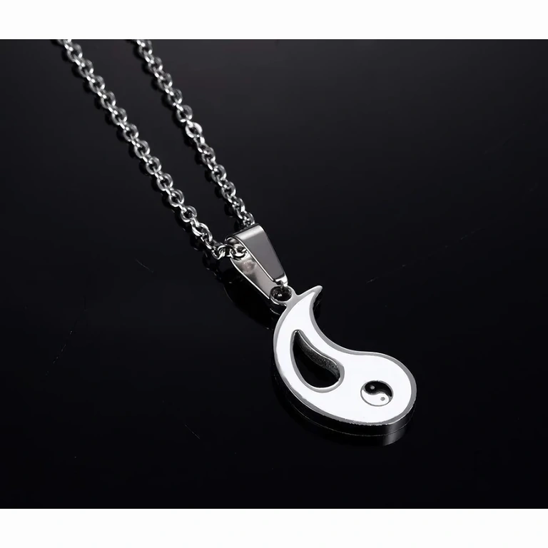 Přívěsek pro páry Jin a Jang – dvě poloviny Rozdělený medailon Yin Yang pro dvě osoby