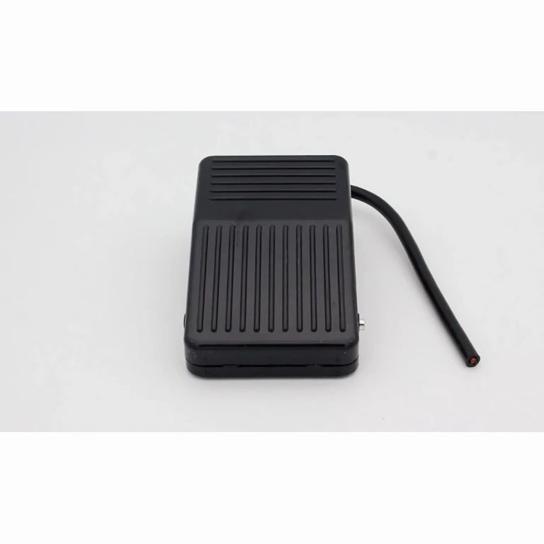 Elektrický spínač pro ovládání nohou – průmyslové použití