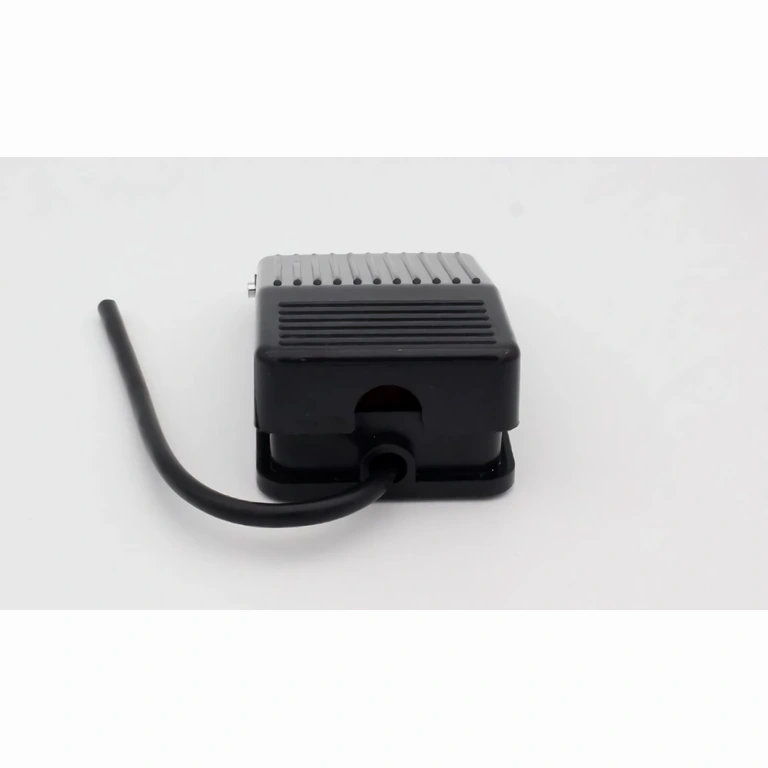 Pedálový spínač pro zapnutí/vypnutí elektrických nástrojů