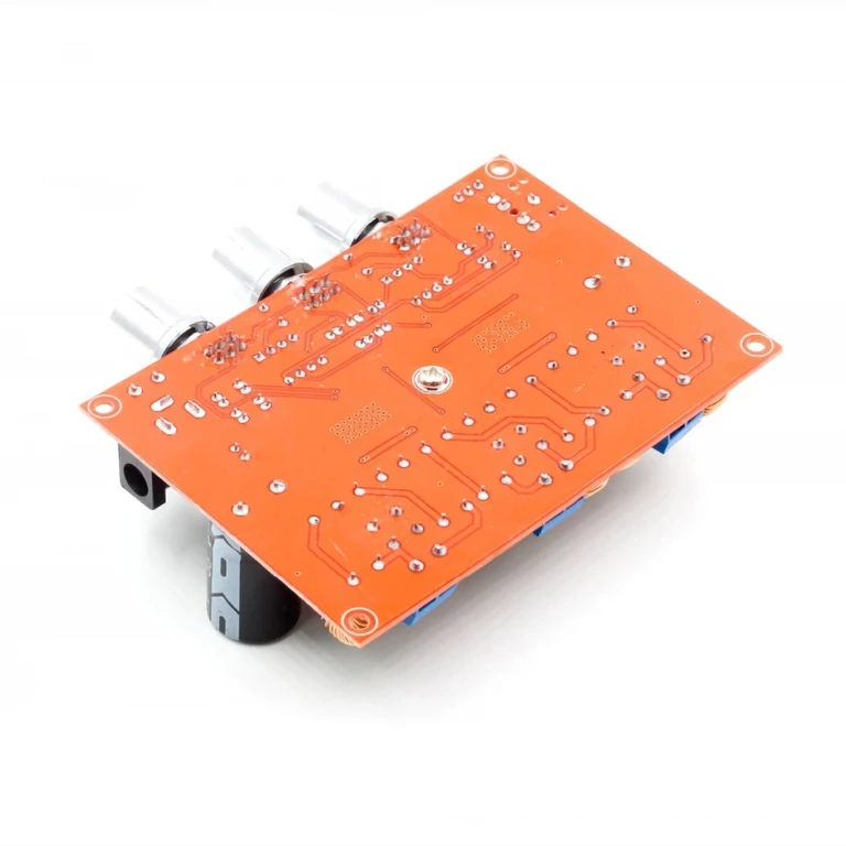 Zadní pohled desky XH-M139 Obrázek zadní části audio modulu XH-M139, včetně konektorů a cest