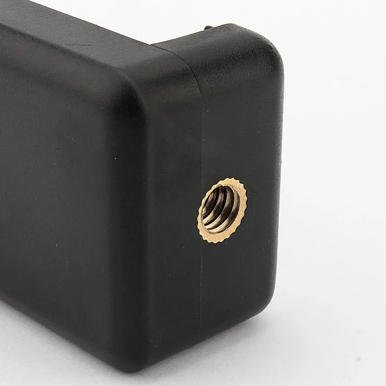 Adaptér kompatibilní se všemi smartphony pro montáž na stativ