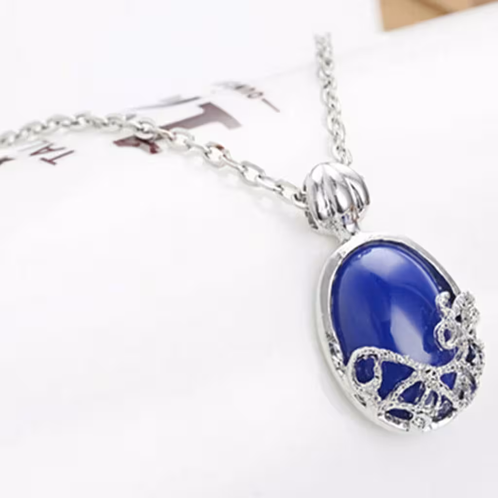 Řetízek The Vampire Diaries – Elena Gilbert s kamenem lapis lazuli