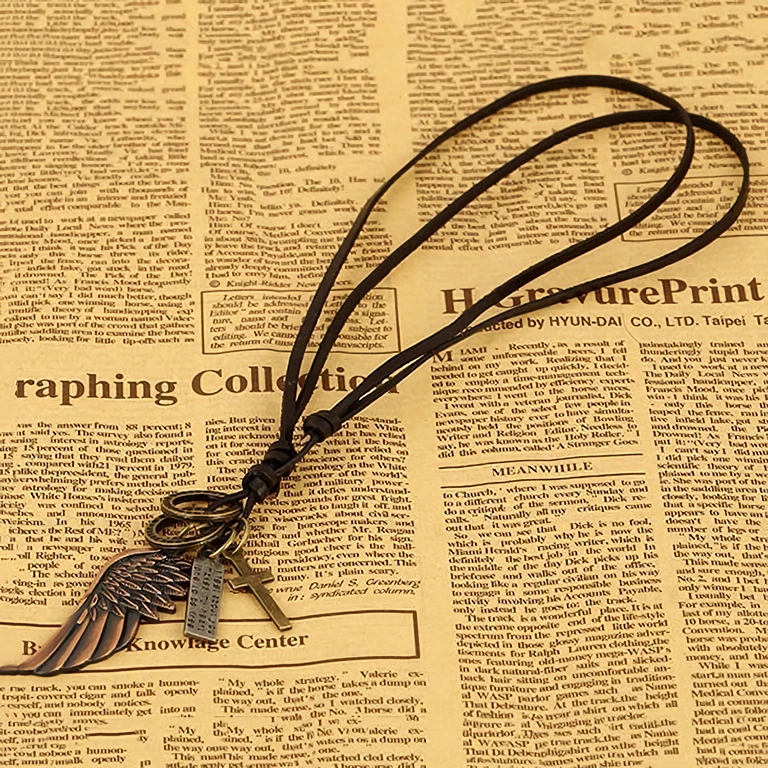 Přívěsek kříž na černém koženém řetízku pro muže