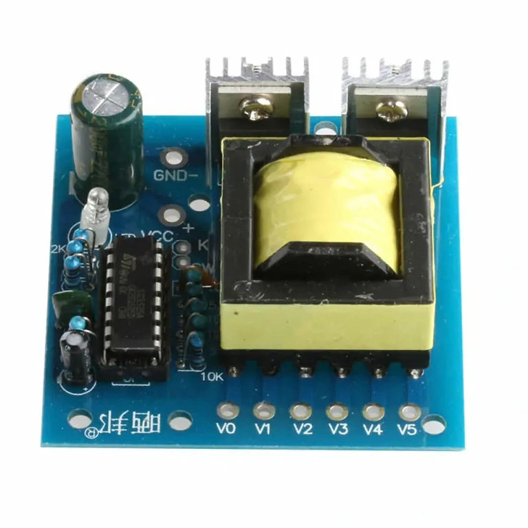 Invertor pro DIY projekty AC napěťový měnič pro použití v elektronických hobby projektech