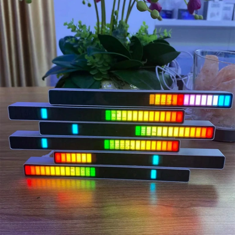 RGB LED lišta pro interiérovou dekoraci s režimy podle zvuku
