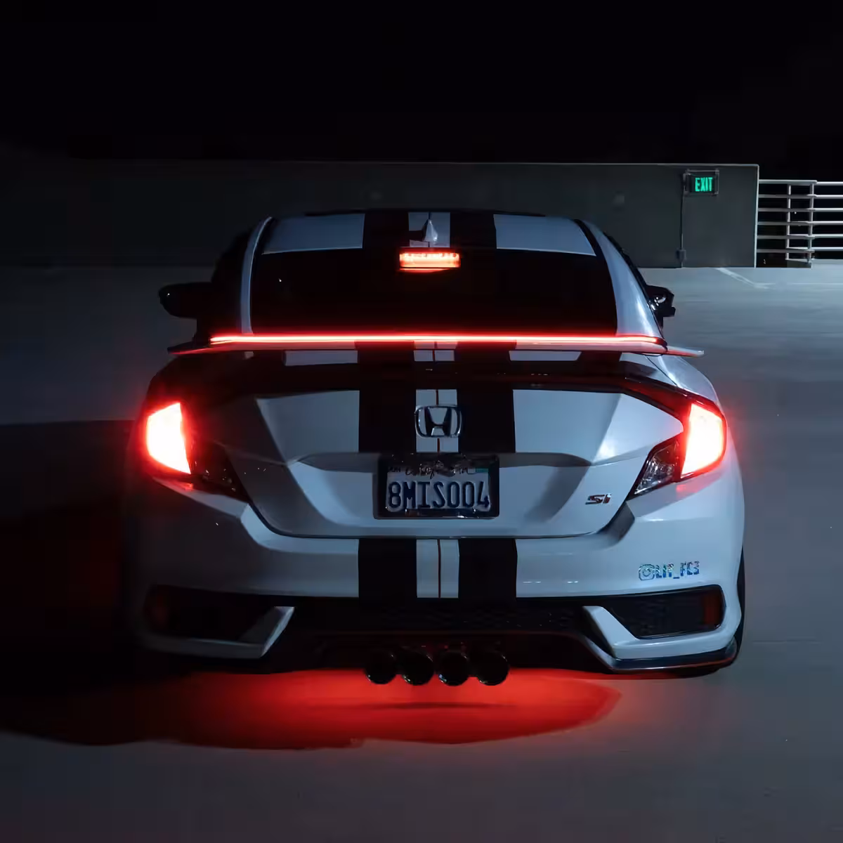 Spoiler na kufr s LED páskem a integrovaným brzdovým světlem