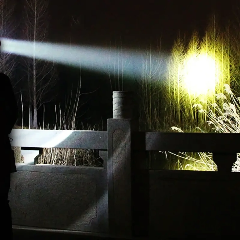 Vodotěsná LED čelovka s integrovanou baterií LED svítilna do exteriéru, vodotěsná, s baterií