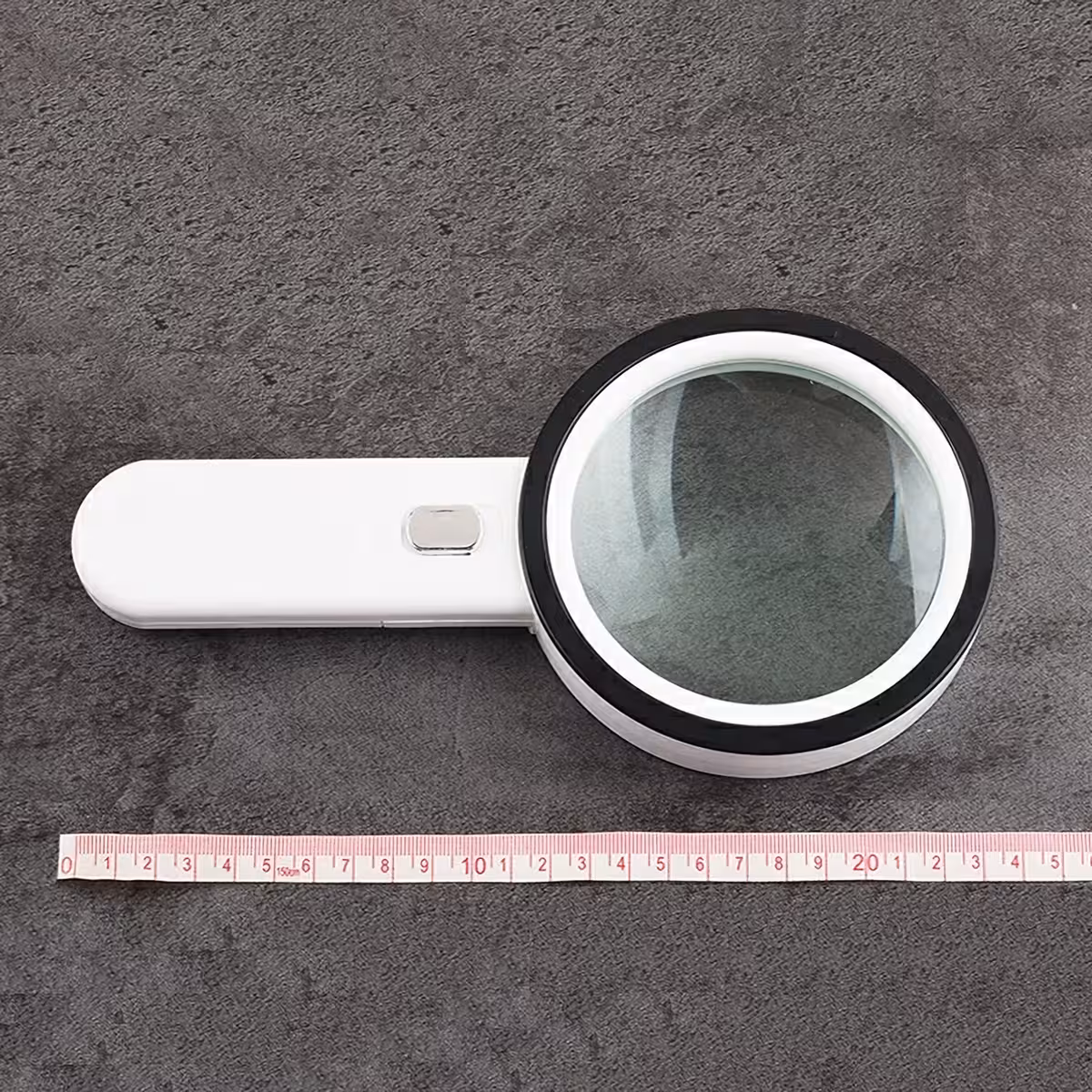 Kompaktní lupa se světlem a zvětšením pro precizní práce