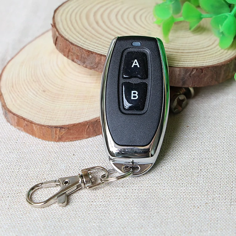 Malý a snadno přenosný dálkový ovladač, ideální pro automatizační systémy