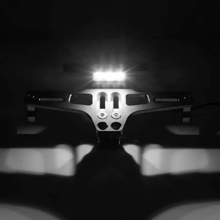 Černý držák registrační značky motocyklu Černý držák motocyklové značky s moderním designem