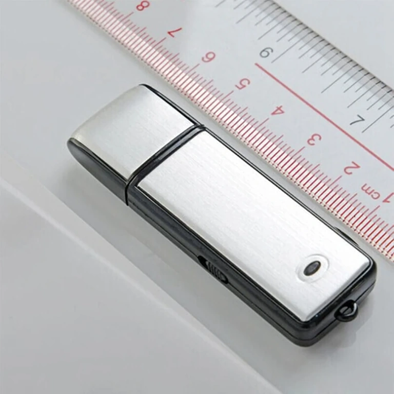 Diskrétní USB flash disk s neviditelnou LED indikací pro nahrávání