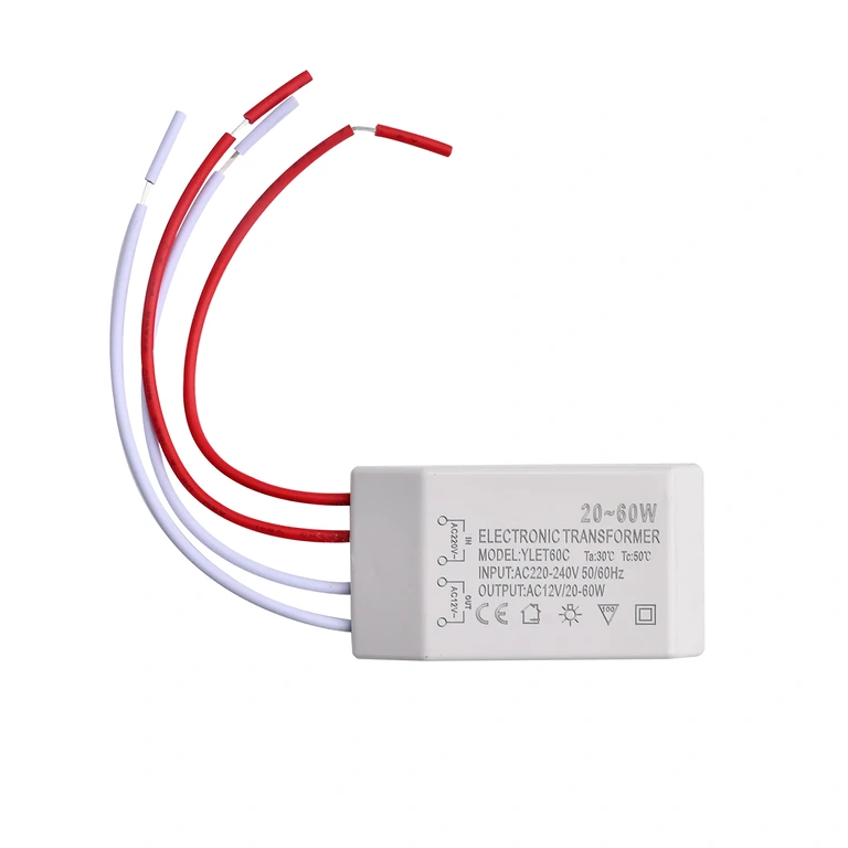 Transformátor určený pro napájení halogenových žárovek 12V