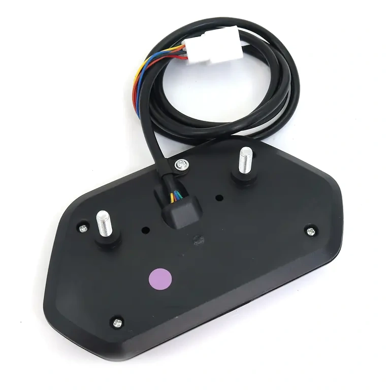 Jasný a čitelný displej pro palubní desku koloběžky