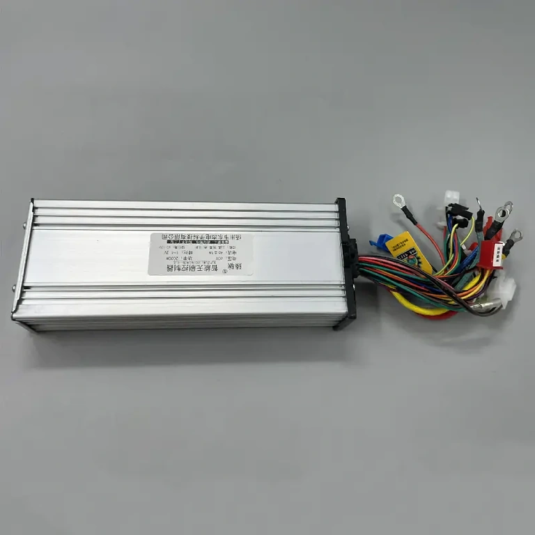 Spolehlivý ovladač pro koloběžku Harley, výkon 2000W a proud 45A