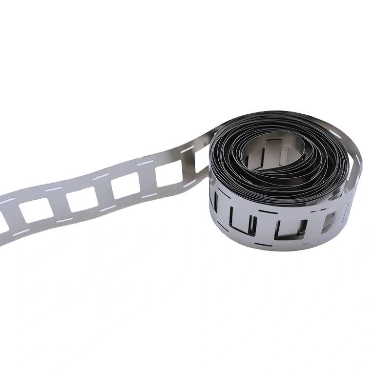 Proces bodového svařování na pásce z čistého niklu