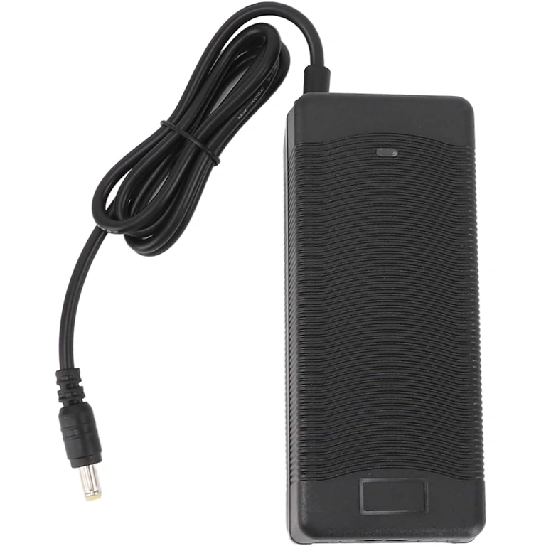 Nabíječka 24V 2A s červenou LED pro nabíjení a zelenou pro plně nabitou baterii