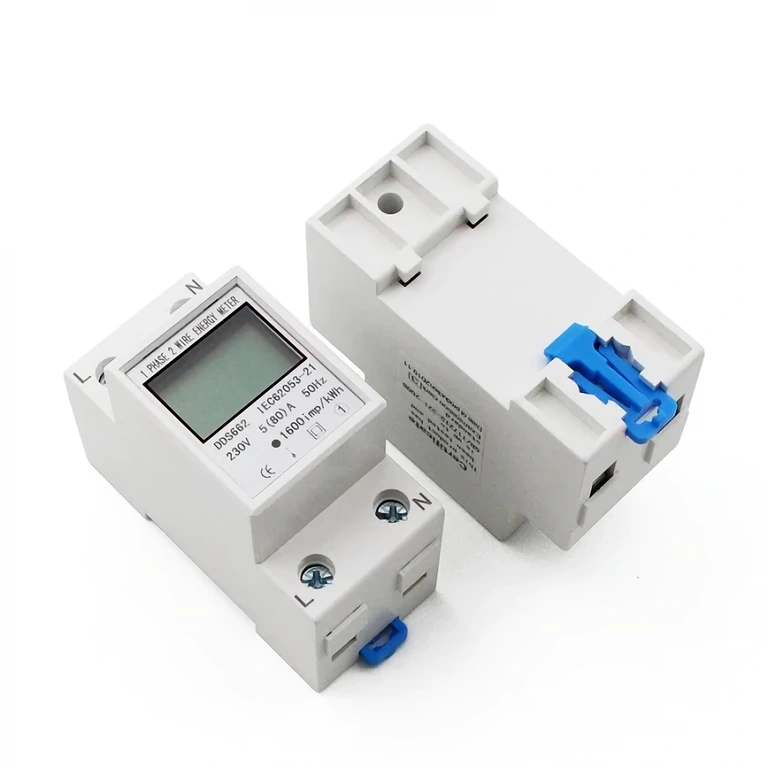 Digitální elektroměr s integrovanými SMT obvody, stabilní a odolný vůči elektromagnetickému rušení