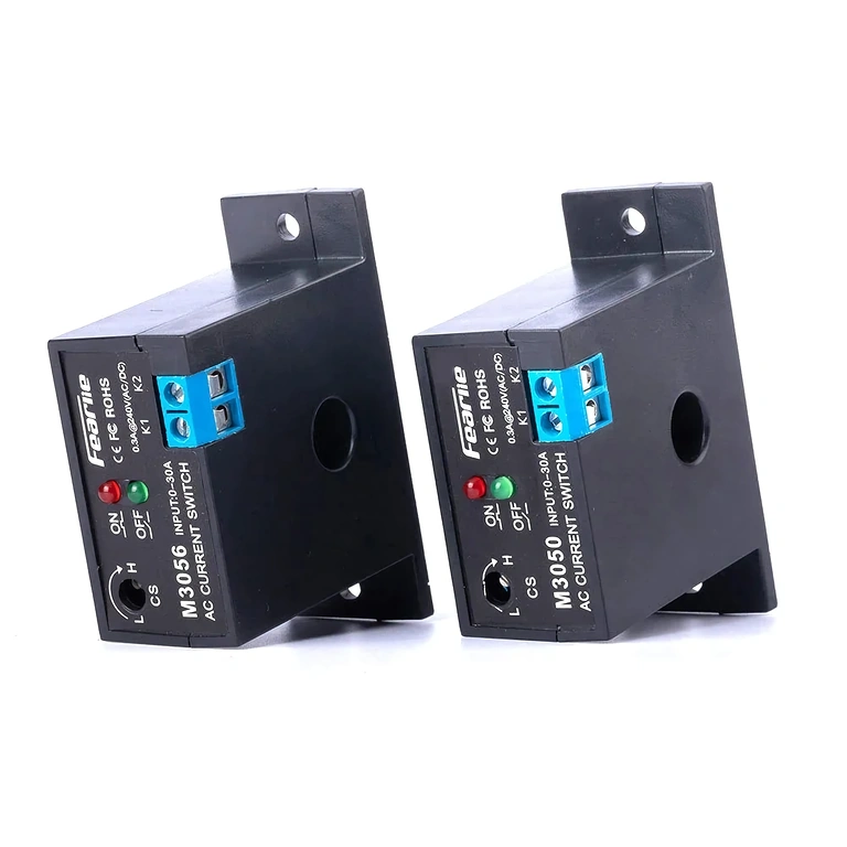 Boční pohled na proudový senzorový modul M3050 a M3056